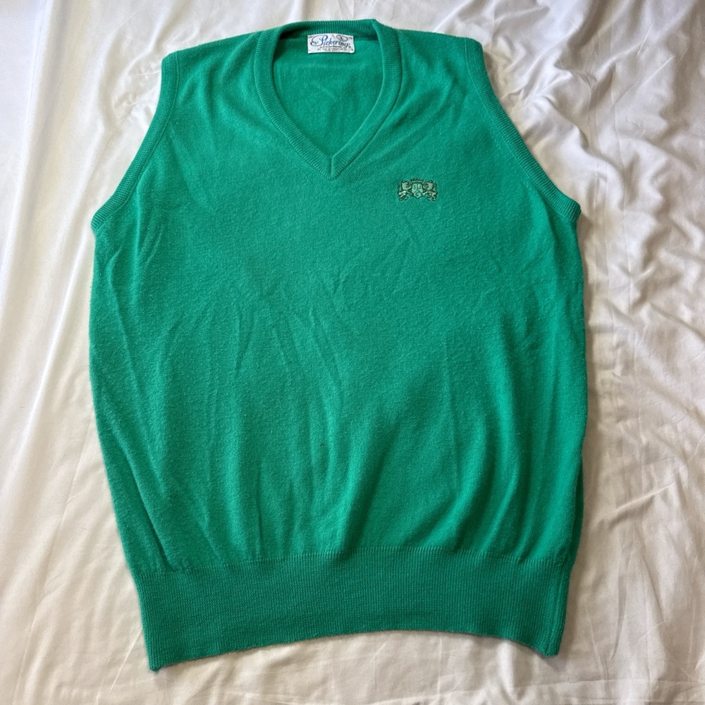 Vintage 80s Pickering Preppy V-Neck Green Sweater Vest Made in USA